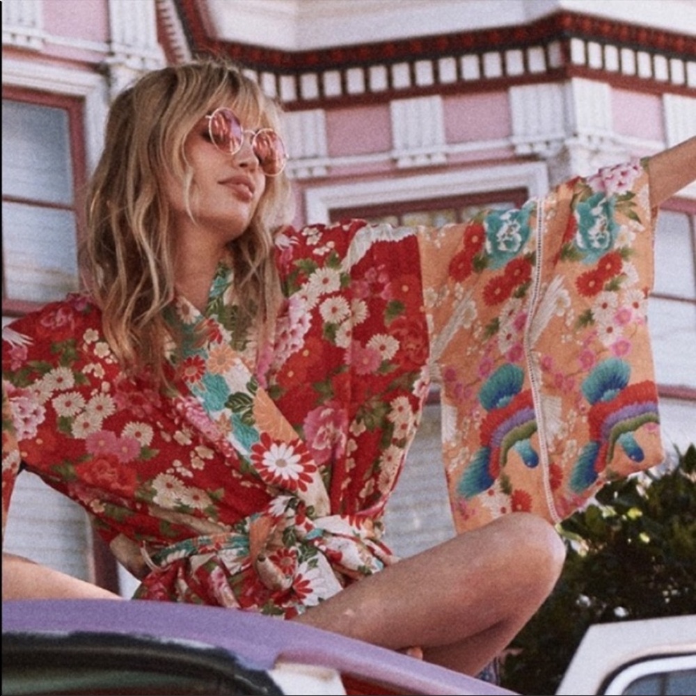 Sold elsewhere- Spell Delilah short kimono robe